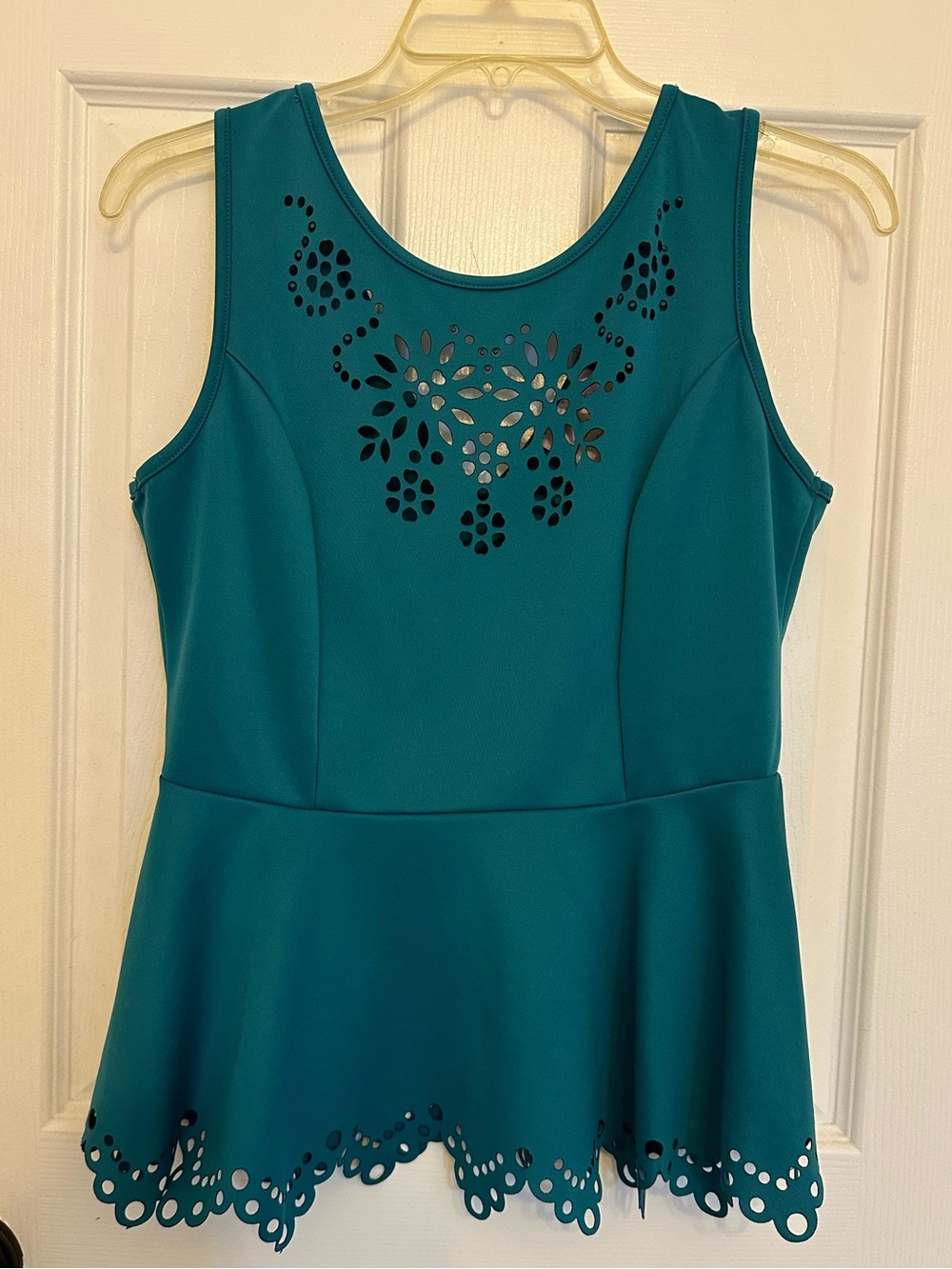 🎈$5🎈 Laser-Cut Peplum Teal Sleeveless Top
